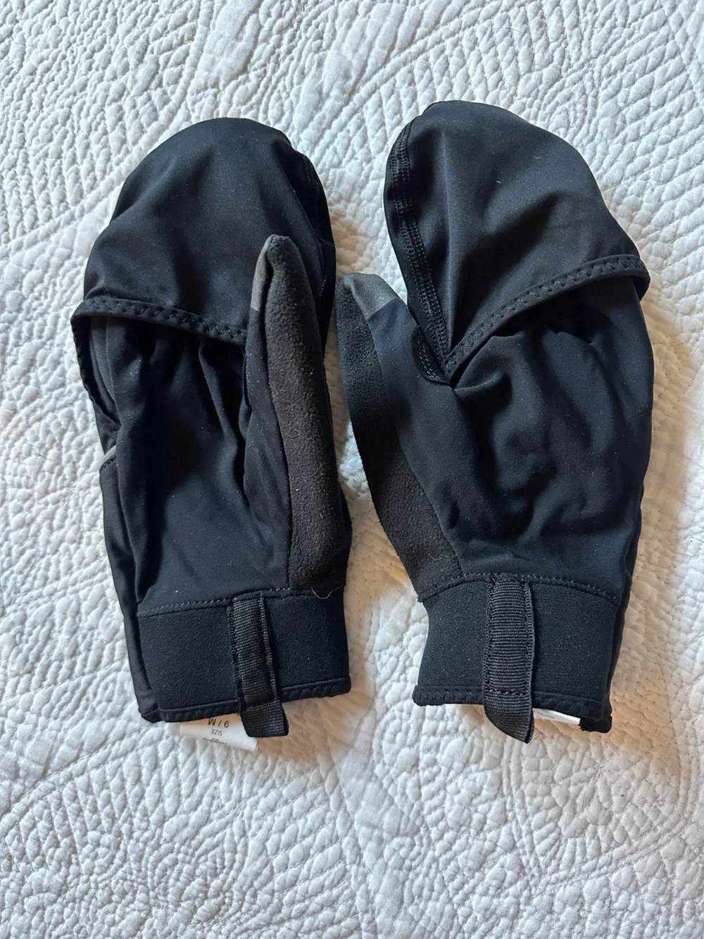 Nofel Women’s Black Mittens/gloves